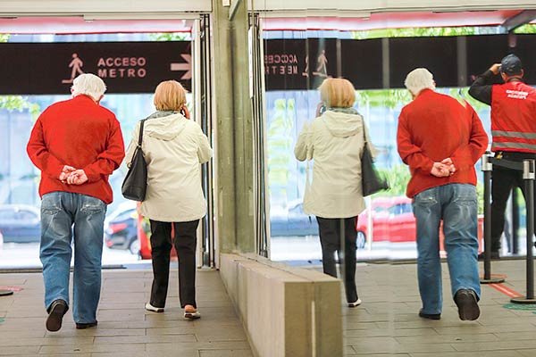 Efecto del Covid: rentas vitalicias intermediadas por asesores previsionales cayeron 50% en 2020