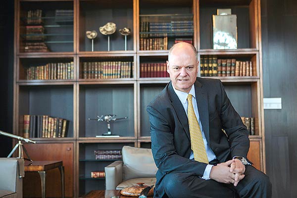 El carácter negociador de Comber, el hombre fuerte de EuroAmerica y acreedor de Enjoy