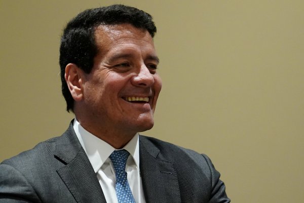 Ecopetrol estudia emitir acciones e ir a la banca para financiar compra de operadora de carreteras en Chile