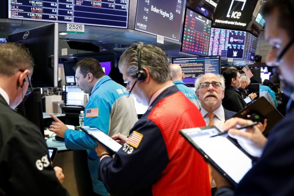 Bonos gubernamentales globales se ven afectados por una nueva oleada de ventas