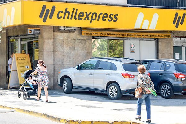Sernac fiscaliza a tres empresas de correos por reiterados problemas en el envío de encomiendas