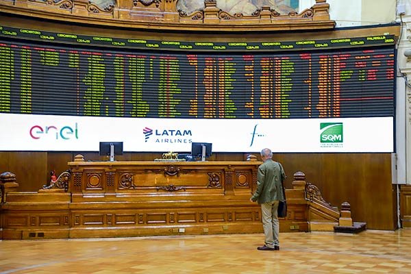 Corredoras de bolsa sortearon la crisis y lograron aumentar sus utilidades en 2020 ante alza de transacciones