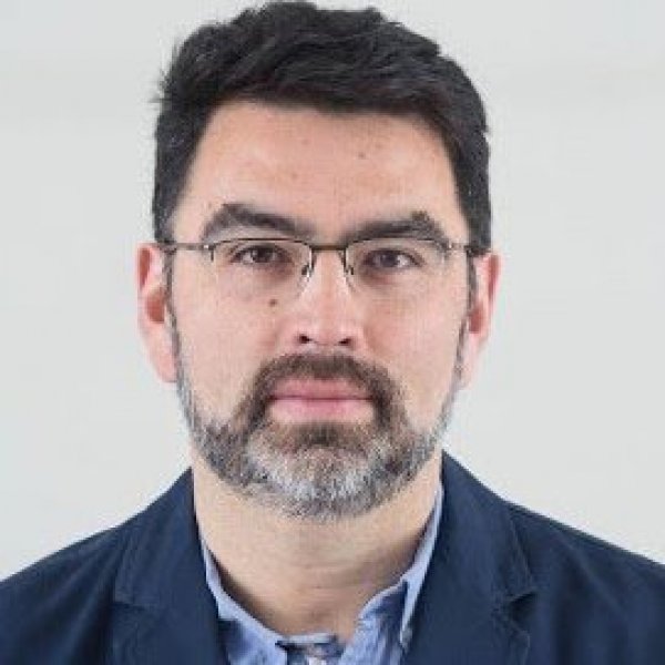 ¿Qué hacen las empresas mineras con los excesos del precio del cobre?