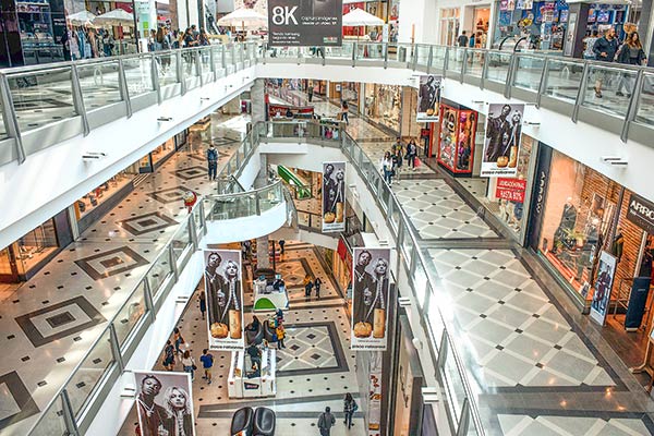 El retail en 12 meses de pandemia: fuerte caída en afluencia a tienda, pero con mayor permanencia y ticket promedio