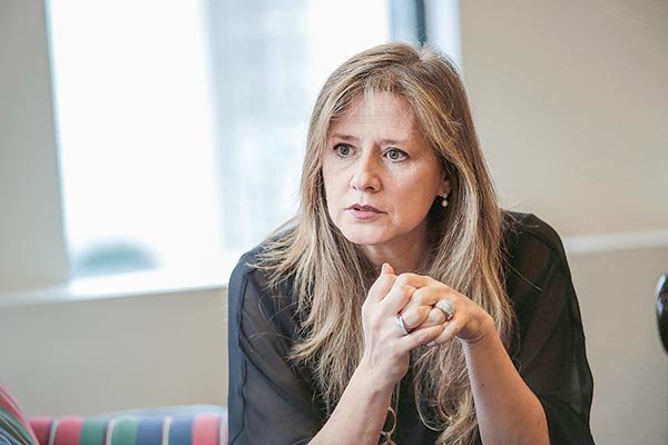 <p>Carmen Román dejó la gerencia legal de Walmart y, dado ese cambio, salió del consejo general de la Sofofa.</p>