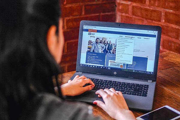 El SII se transforma en la segunda administración tributaria en la región que usa inteligencia artificial para asistir a los contribuyentes