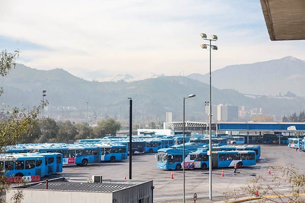 Desarrollo País aprueba plan de inversión para expropiar y potenciar terminales de buses