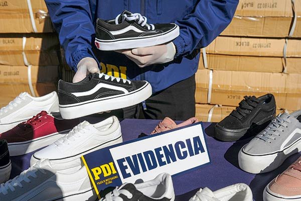 Marcas deportivas lideran productos falsificados en 2020 y PDI en alerta ante posible llegada de vacunas falsas