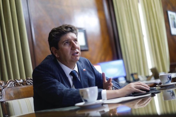 Ministro Cerda reitera que la reforma de pensiones "está completamente financiada” y analiza medidas para el sector servicios ante nuevas cuarentenas