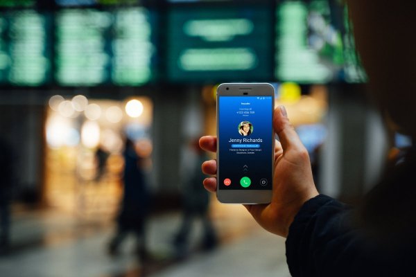 Autoridades aplicaron la mayor multa contra las llamadas spam: Cómo evitarlas en Chile