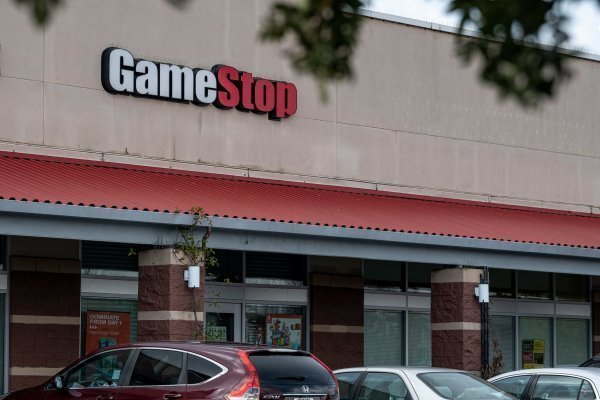 Acciones de GameStop caen más de 20% tras presentar resultados trimestrales