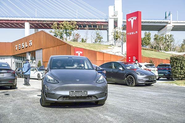 Elon Musk anuncia que Tesla recibirá bitcoins como método de pago