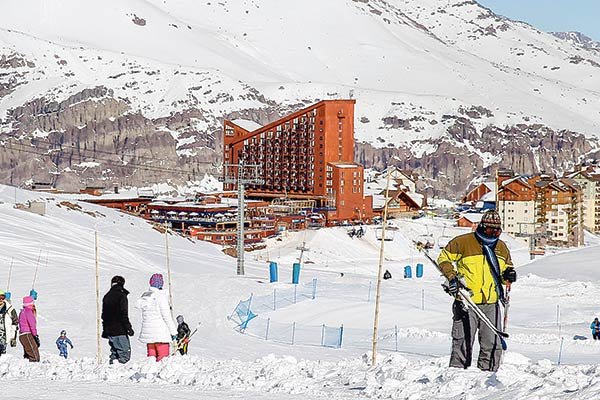 Valle Nevado y acreedores posponen votación de reorganización financiera