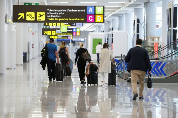 IATA anuncia lanzamiento de aplicación de pasaporte digital en Apple para mediados de abril