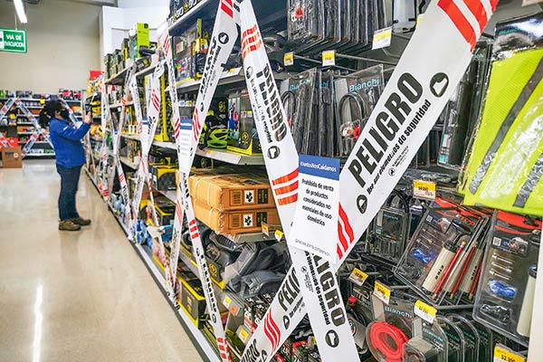 Las decisiones a contrarreloj del comercio tras las restricciones de venta de bienes no esenciales