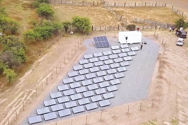 Startup chilena crea sistema que genera agua potable a partir del aire y con energía renovable