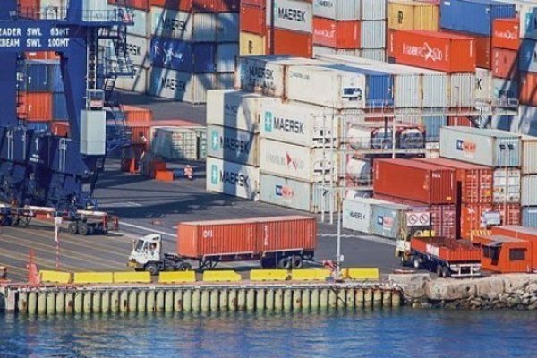 <p>Exportaciones e importaciones exhiben su mejor trimestre en diez años</p>