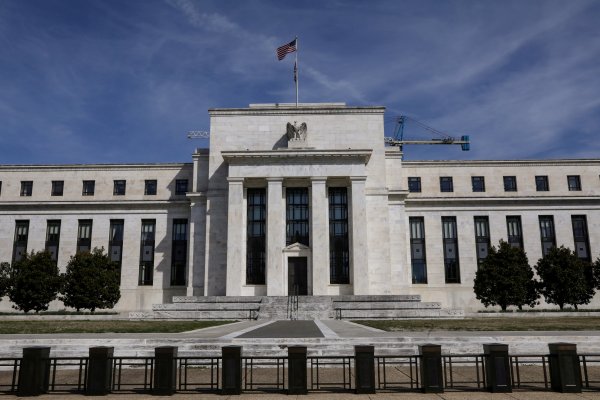 Fed señala que falta algún tiempo para que se cumplan las condiciones para reducir su campaña masiva de compra de activos