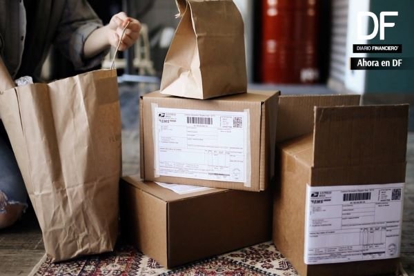 <p>Ahora en DF| Cámara de Comercio de Santiago estima que 120 mil empresas minoristas tienen prohibición de abrir por no ser esenciales</p>