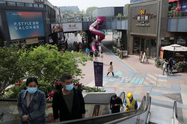 China reporta que su economía creció más de 18% en los tres primeros meses del año