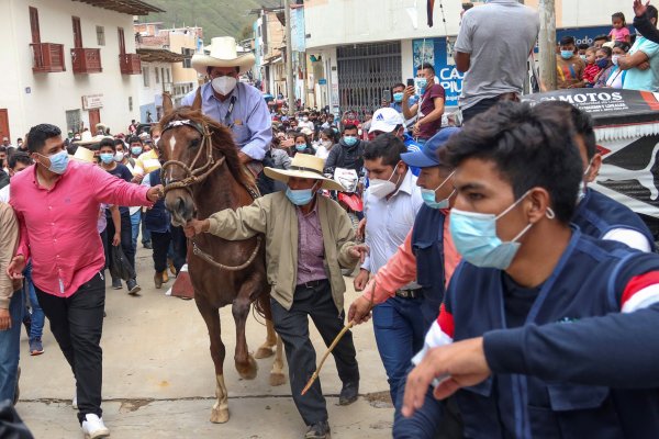El viaje del populismo a la victoria en Perú significa problemas para América Latina