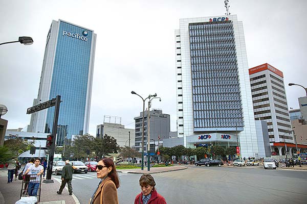 Pandemia golpea los resultados de los bancos de Falabella y Ripley en Perú