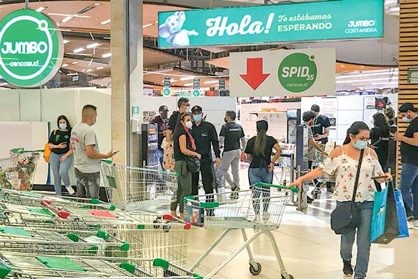 <p>La compañía lanzó un nuevo formato de tiendas de conveniencia, el que inicialmente es virtual (a través de Internet), pero luego sumará locales a la calle. Foto: Julio Castro</p>