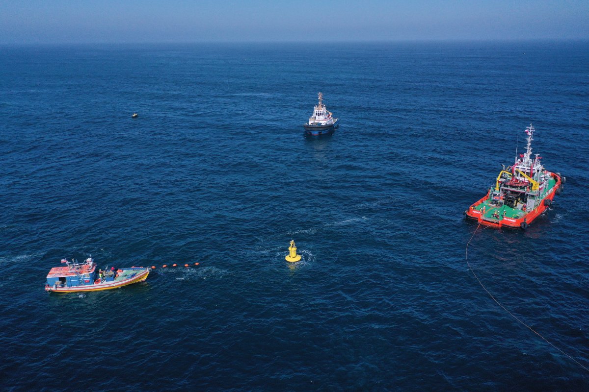 <p>Enel Green Power instala el primer convertidor a escala completa de energía de olas en Chile</p>