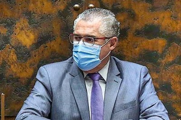 Senadores proponen modelo de pago de deuda por servicios básicos con aporte del Estado y empresas