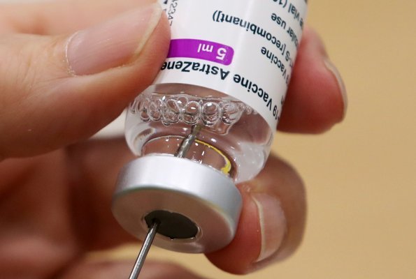 Unión Europea presenta demanda contra AstraZeneca por incumplimiento en acuerdo para suministro de dosis