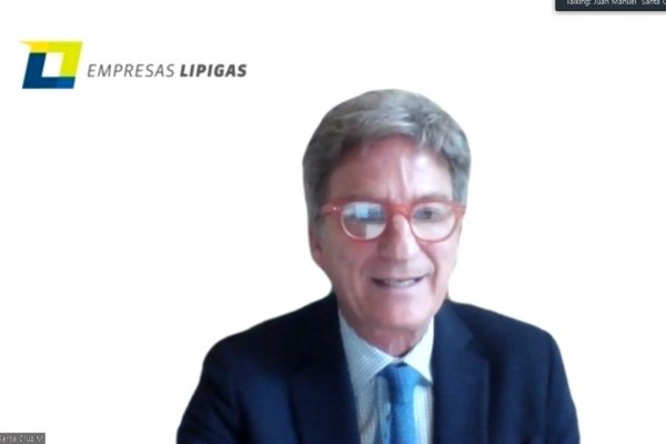 Santa Cruz: "Vivimos momentos inéditos. Somos observadores y actores de procesos políticos, tecnológicos y sociales con un desenlace aún incierto"
