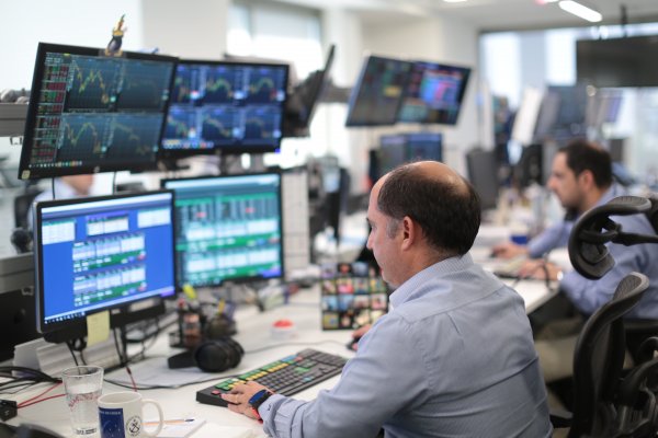 Tasas de mercado en Chile corrigen tras el fuerte salto del martes por el fallo del TC