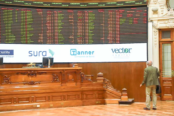 Continúa la percepción de mayor riesgo: IPSA cae 6,7% en tres días y las tasas de mercado siguen al alza