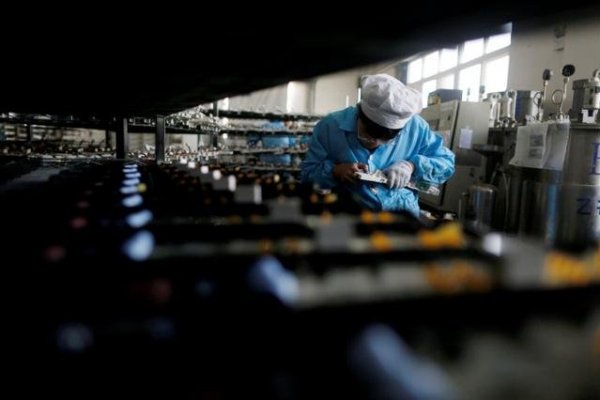 La industria manufacturera de China baja un cambio en abril