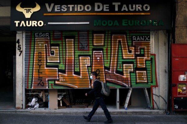 Empresarios advierten que la incertidumbre en la evolución de las medidas sanitarias está afectando las contrataciones e inversiones