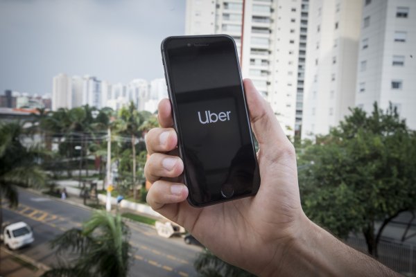 Uber mejora sus resultados gracias al delivery, pero avisa que los costos laborales tras el fallo en el Reino Unido golpearan a las finanzas