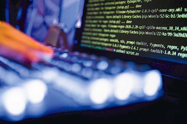 Los interesados para entrar en la carrera y convertirse el primer operador de medición de velocidad de internet