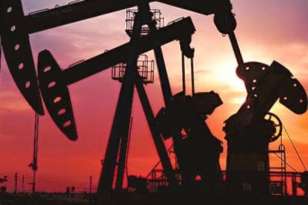 Ciberataque a mayor oleoducto de EEUU disparó el precio del petróleo WTI y Brent