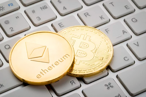 Ether toca máximo récord, llevando su ganancia en 2021 a casi 500%