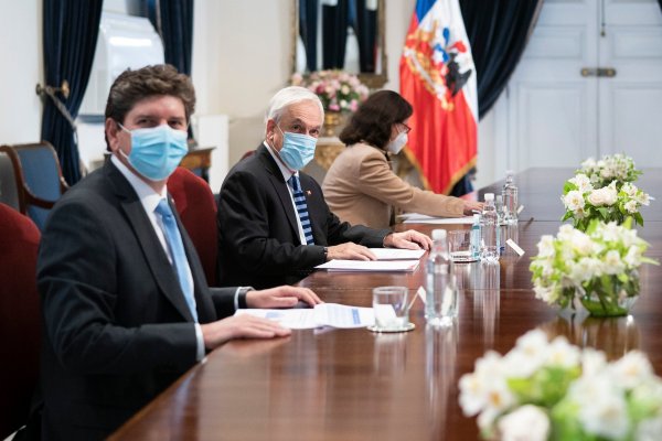 Mínimos comunes: Cerda y Ossa analizan con Piñera la factibilidad de implementar la renta básica universal propuesta por la oposición