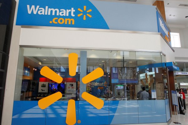 Walmart adquiere minorista de probadores virtuales, en medio de su impulso hacia la venta de ropa