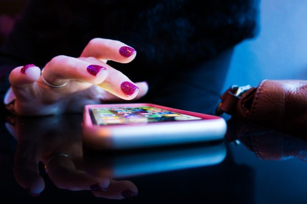 Las nuevas marcas chinas de teléfonos que llaman al público local