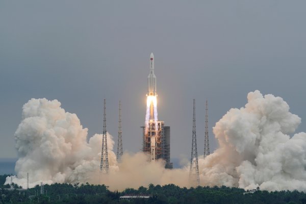 Vehículo espacial de China aterriza en Marte y se convierte en segundo país en conseguir este logro