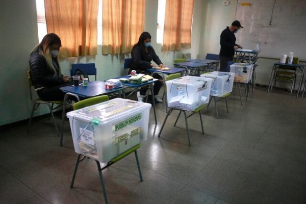 Las edades, profesiones y definiciones que dejan entrever los 48 constituyentes independientes electos para la convención