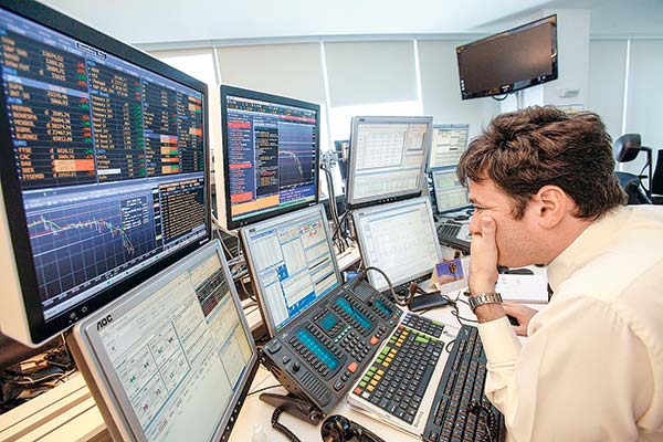 Bolsa no repunta tras dura caída del lunes y el mercado destaca oportunidades de compra