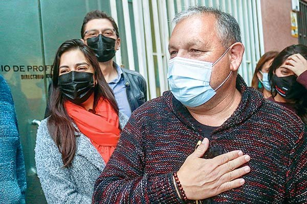 Mundaca: el activista galardonado que arrasó en la Quinta Región
