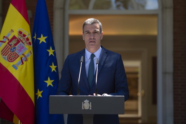 España busca generar impuestos sobre los envases plásticos y los vertederos