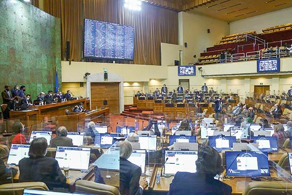 Impuesto a altos patrimonios se cae en la Cámara, pero avanza al Senado rebaja del IVA a bienes básicos