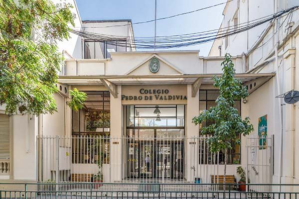 Fondo de pensiones canadiense compra 25% de grupo que incluye colegios en Chile