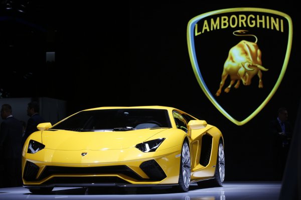 <p>Volkswagen recibe oferta de 7.500 millones de euros por Lamborghini</p>